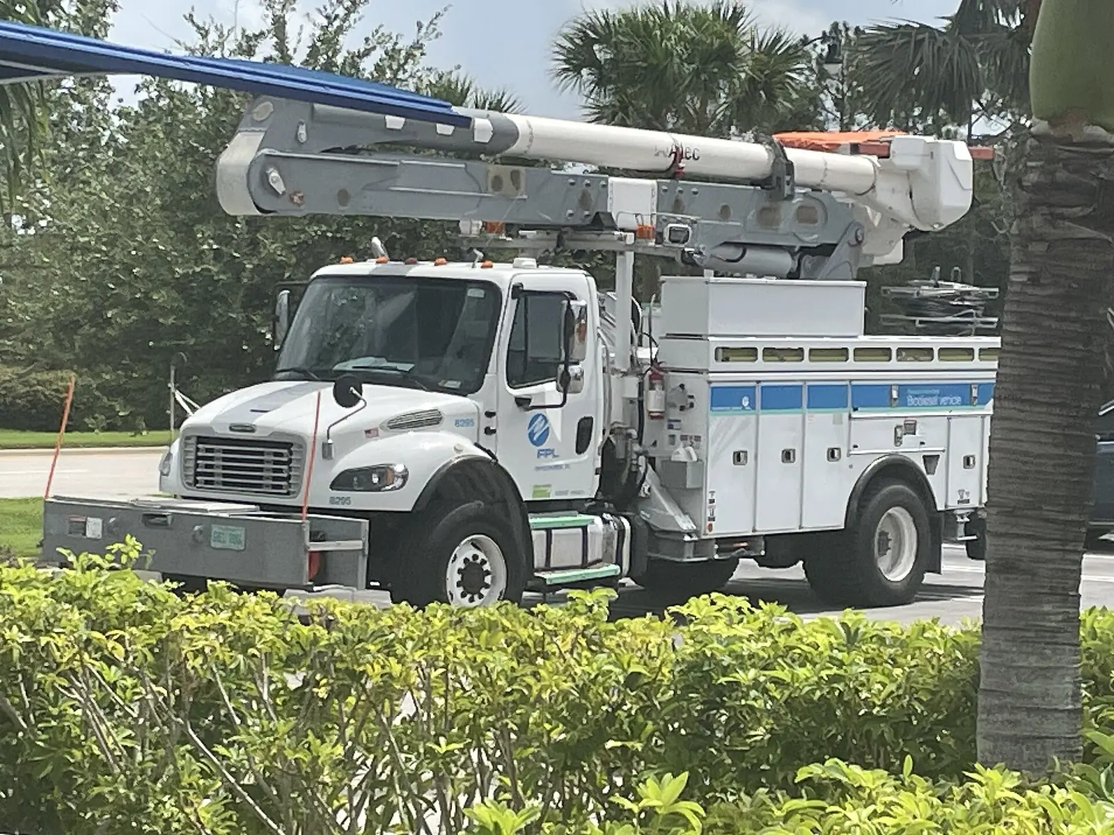 A Florida Power & Light bucket truck; FPL is the electric utility for Wellington.